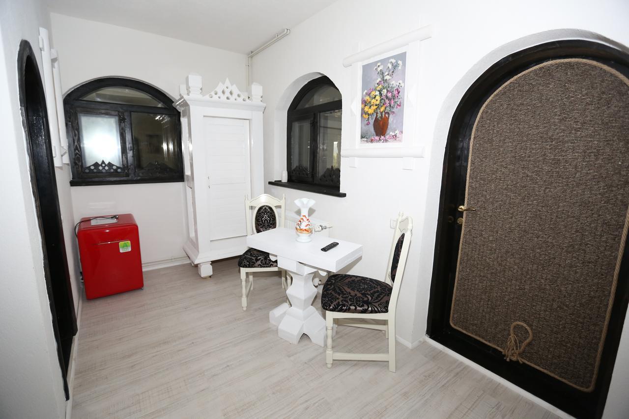 Hotel Complex Lions Bucovina Voroneț Exteriér fotografie