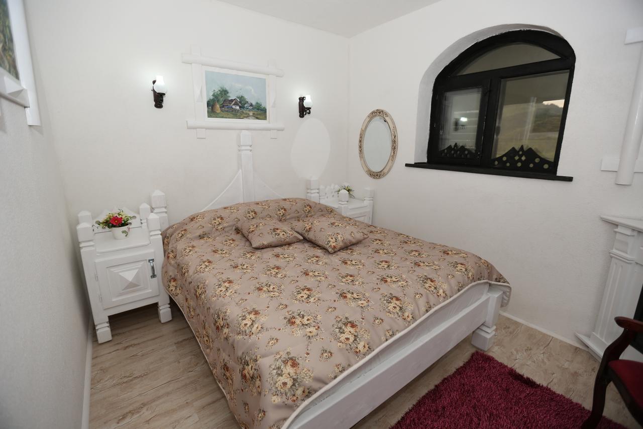 Hotel Complex Lions Bucovina Voroneț Exteriér fotografie